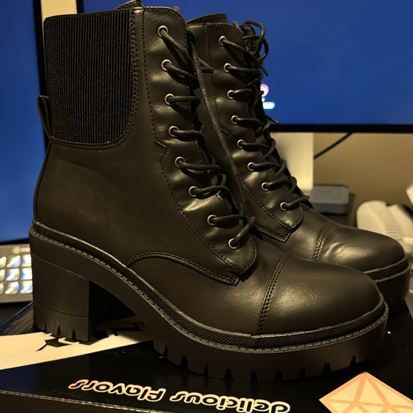 Rock & Candy by Zigi 10 M Helia Boot Black Faux Leather Chunky Heel New - Picture 6 of 14